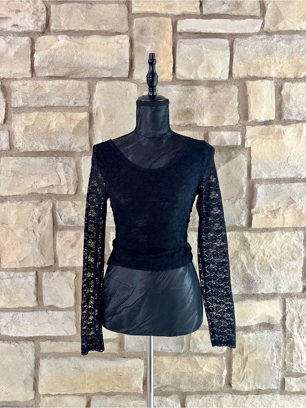 Black Lace Long-Sleeve Women's Top